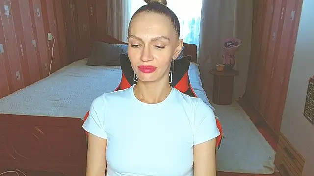 Lady Sunshine  online show from July 28, 2026, 2:13 pm