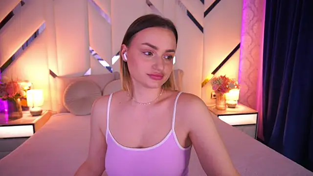 LindsieGreyy online show from March 30, 2026, 12:39 pm