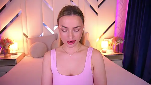 Snapshot of LindsieGreyy chatting on May 18, 2026, 7:03 am LindsieGreyy online show from May 18, 2026, 7:03 am