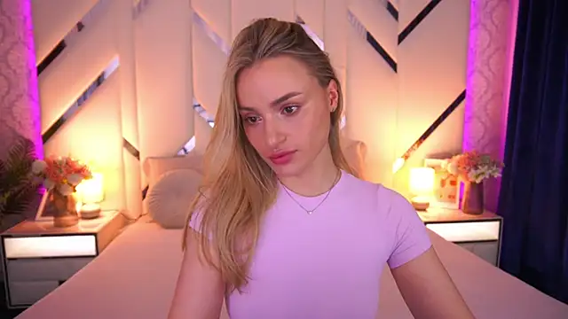 Snapshot of LindsieGreyy chatting on May 24, 2026, 6:18 am LindsieGreyy online show from May 24, 2026, 6:18 am