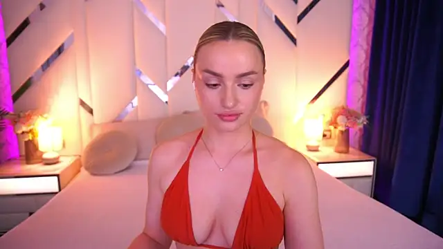 Snapshot of LindsieGreyy chatting on June 12, 2026, 12:59 pm LindsieGreyy online show from June 12, 2026, 12:59 pm