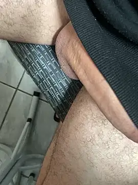 Snapshot of obranquinho21cm chatting on October 27, 2025, 11:36 am obranquinho21cm online show from October 27, 2025, 11:36 am