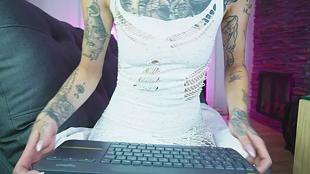 Snapshot of miss___angel chatting on June 25, 2026, 11:04 am miss angel online show from June 25, 2026, 11:04 am