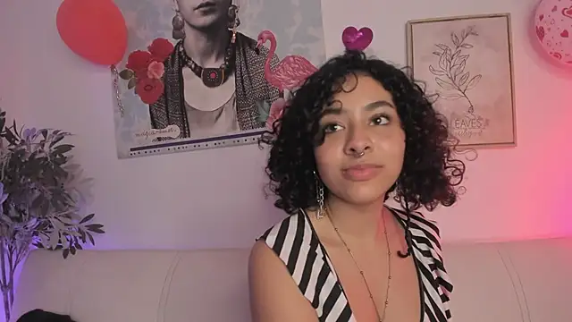 Snapshot of Dhalila_ chatting on February 19, 2025, 4:44 am Dhalila online show from February 19, 2025, 4:44 am