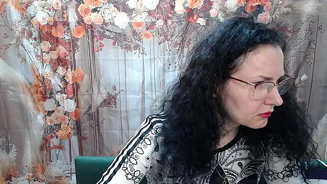Miroslava Happi online show from April 6, 2026, 5:52 am