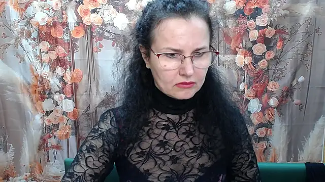 Miroslava Happi online show from April 25, 2026, 5:43 am