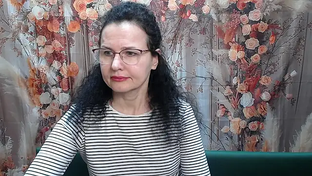Miroslava Happi online show from April 26, 2026, 5:49 am