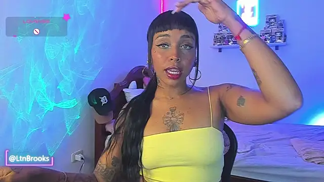 Snapshot of Annaa_Brooks chatting on November 30, 2025, 5:22 am Annaa Brooks online show from November 30, 2025, 5:22 am