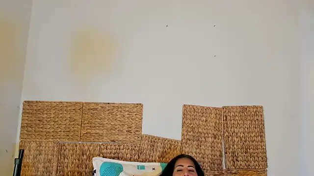 Jackiehmilf52 online show from June 15, 2026, 1:19 am