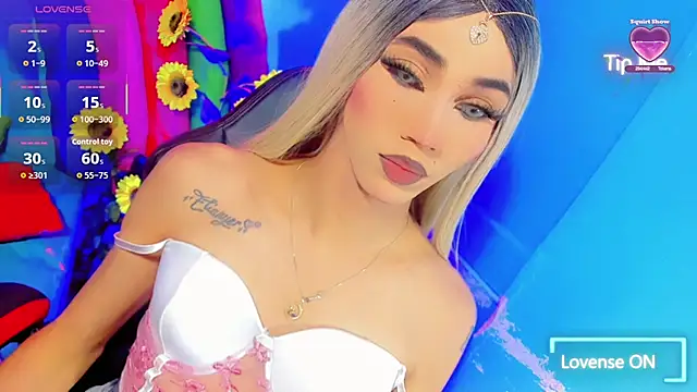 emelly horny  online show from September 11, 2025, 7:14 pm