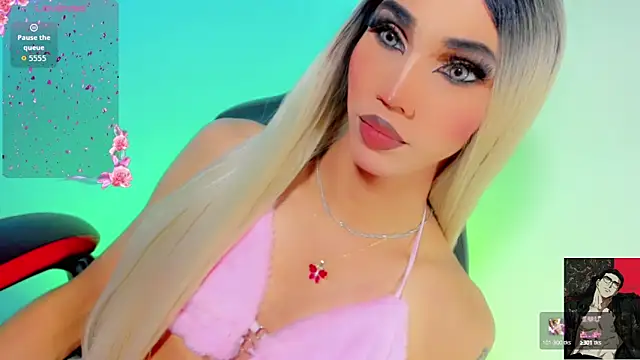 emelly horny  online show from September 29, 2025, 7:19 pm