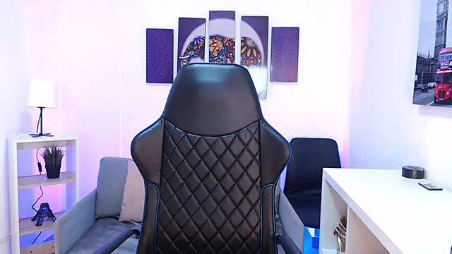 Snapshot of Katelady chatting on October 27, 2025, 11:03 am Katelady online show from October 27, 2025, 11:03 am