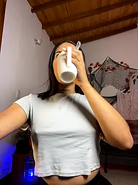 Snapshot of Maryybellax chatting on October 20, 2025, 1:39 am Maryybellax online show from October 20, 2025, 1:39 am