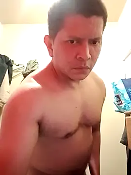 Snapshot of machoactivo1 chatting on February 18, 2025, 8:38 am machoactivo1 online show from February 18, 2025, 8:38 am