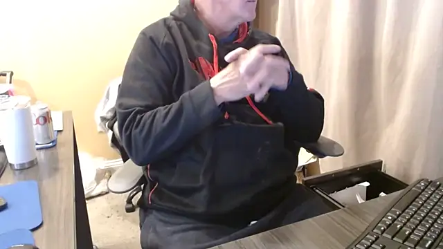 olderandwiser2 online show from March 14, 2025, 4:43 am