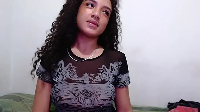 Snapshot of Majo_BigTits chatting on September 14, 2025, 8:24 am Majo BigTits online show from September 14, 2025, 8:24 am