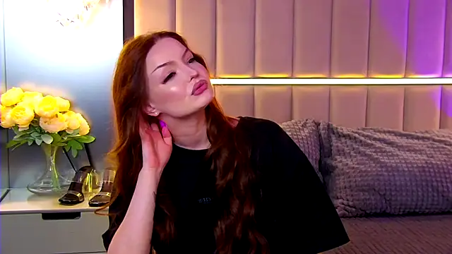 Snapshot of AlexaBright chatting on November 25, 2025, 6:08 pm AlexaBright online show from November 25, 2025, 6:08 pm