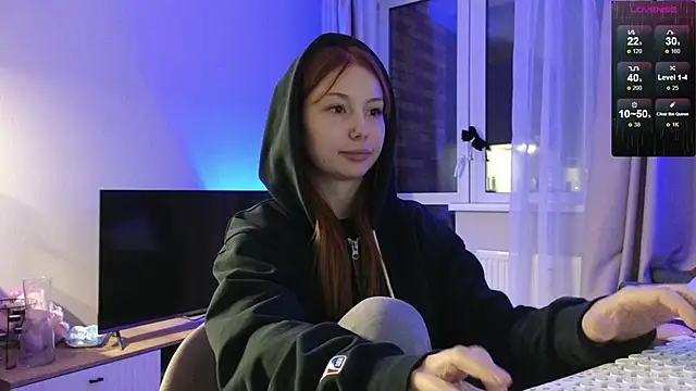 Sakura Moore online show from October 4, 2025, 7:45 pm