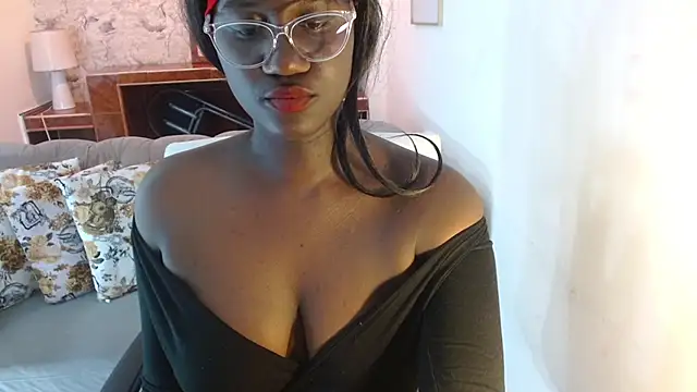 Snapshot of shanntall_tk chatting on February 24, 2025, 3:53 pm shanntall tk online show from February 24, 2025, 3:53 pm