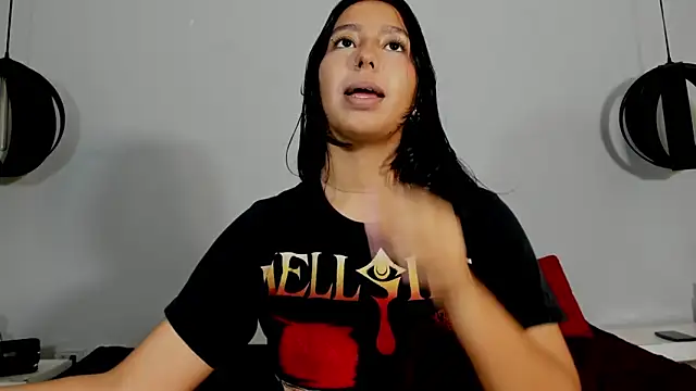 ParanoidTemptaion  online show from February 26, 2025, 3:42 am