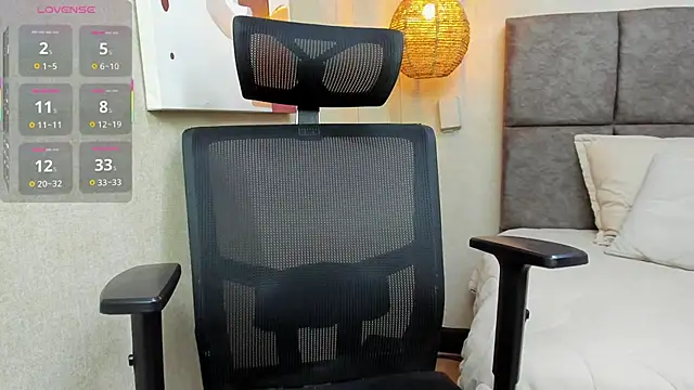 Snapshot of elizabeth_20 chatting on October 11, 2025, 7:56 pm elizabeth 20 online show from October 11, 2025, 7:56 pm