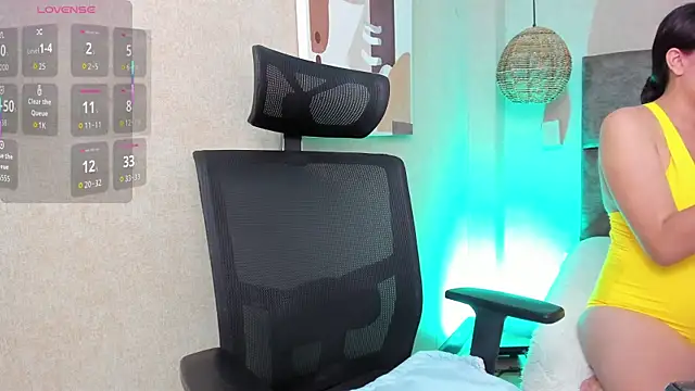 Snapshot of elizabeth_20 chatting on October 21, 2025, 6:52 pm elizabeth 20 online show from October 21, 2025, 6:52 pm