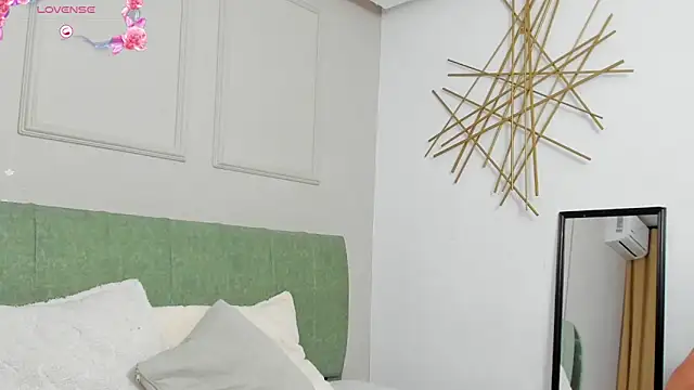 Snapshot of elizabeth_20 chatting on October 30, 2025, 7:03 pm elizabeth 20 online show from October 30, 2025, 7:03 pm