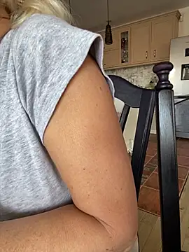 DeboraXporn online show from October 23, 2025, 1:32 pm