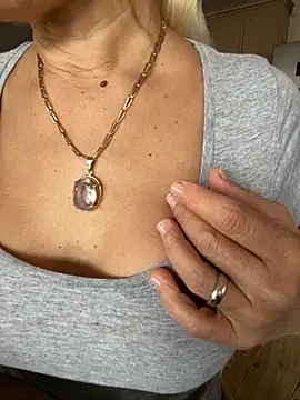 DeboraXporn online show from October 29, 2025, 2:19 pm