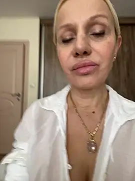 Snapshot of DeboraXporn chatting on May 8, 2026, 6:52 am DeboraXporn online show from May 8, 2026, 6:52 am