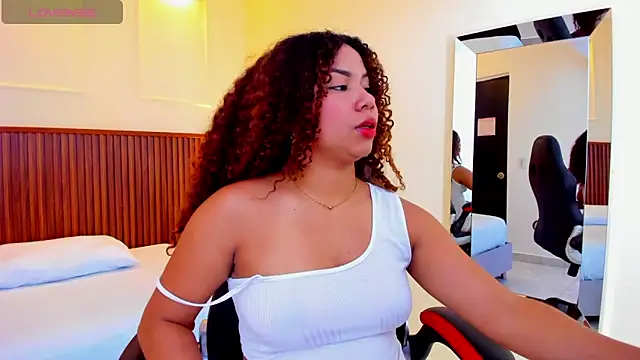 Snapshot of MELINAMARTINS chatting on March 10, 2025, 7:18 pm MELINAMARTINS online show from March 10, 2025, 7:18 pm