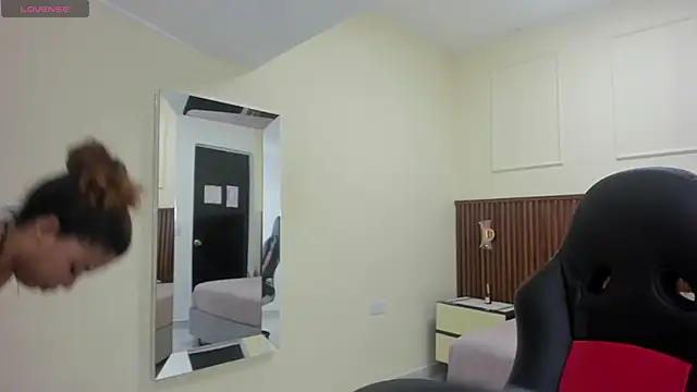 Snapshot of MELINAMARTINS chatting on October 3, 2025, 1:19 pm MELINAMARTINS online show from October 3, 2025, 1:19 pm