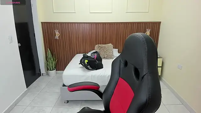 Snapshot of MELINAMARTINS chatting on November 25, 2025, 7:03 pm MELINAMARTINS online show from November 25, 2025, 7:03 pm