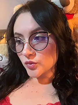 Snapshot of ValentinaOrtiz3 chatting on December 22, 2025, 11:24 pm ValentinaOrtiz3 online show from December 22, 2025, 11:24 pm