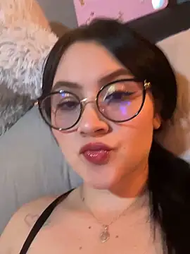 Snapshot of ValentinaOrtiz3 chatting on March 4, 2026, 1:44 am ValentinaOrtiz3 online show from March 4, 2026, 1:44 am