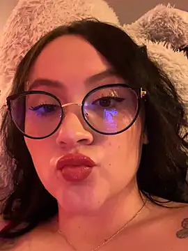 Snapshot of ValentinaOrtiz3 chatting on March 18, 2026, 10:02 pm ValentinaOrtiz3 online show from March 18, 2026, 10:02 pm