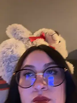 Snapshot of ValentinaOrtiz3 chatting on April 10, 2026, 11:53 pm ValentinaOrtiz3 online show from April 10, 2026, 11:53 pm