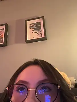 Snapshot of ValentinaOrtiz3 chatting on April 22, 2026, 10:00 pm ValentinaOrtiz3 online show from April 22, 2026, 10:00 pm