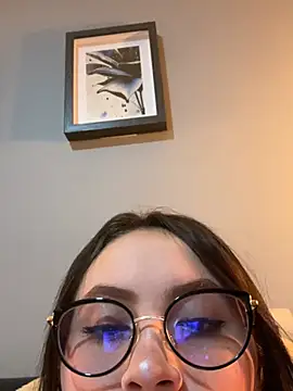 Snapshot of ValentinaOrtiz3 chatting on May 3, 2026, 3:23 am ValentinaOrtiz3 online show from May 3, 2026, 3:23 am