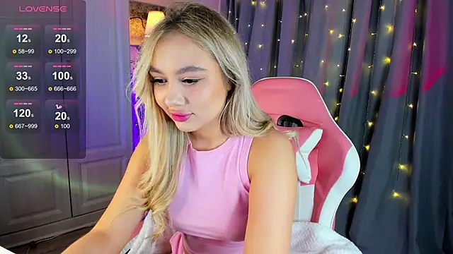 Snapshot of _Loneve__ chatting on March 6, 2025, 5:11 pm Loneve online show from March 6, 2025, 5:11 pm