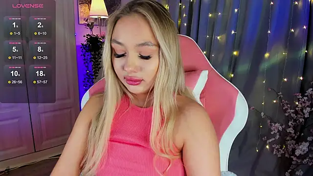 Snapshot of _Loneve__ chatting on March 22, 2025, 8:37 pm Loneve online show from March 22, 2025, 8:37 pm