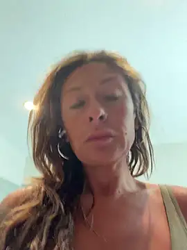 Snapshot of bossyroxy84 chatting on July 8, 2026, 3:16 pm bossyroxy84 online show from July 8, 2026, 3:16 pm
