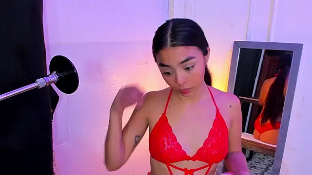 Snapshot of lanna_brunette chatting on May 7, 2026, 1:38 pm lanna brunette online show from May 7, 2026, 1:38 pm