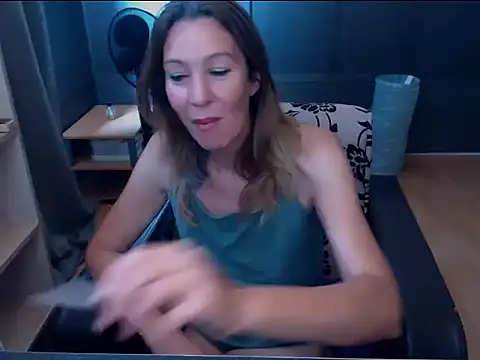 Snapshot of hannaha chatting on July 15, 2026, 7:24 am hannaha online show from July 15, 2026, 7:24 am