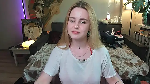 Alexa Pirs online show from May 6, 2026, 2:55 pm