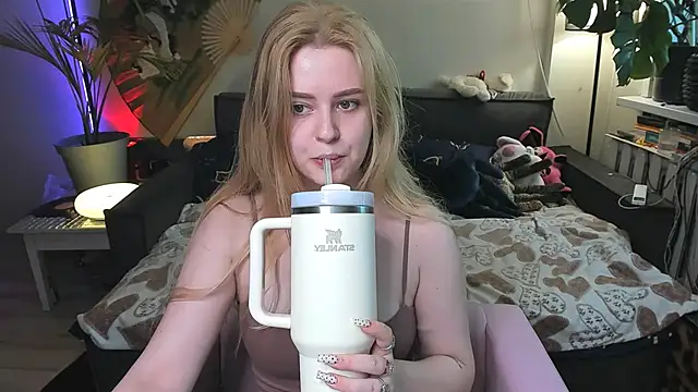 Alexa Pirs online show from May 11, 2026, 2:56 pm
