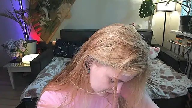 Alexa Pirs online show from May 12, 2026, 2:47 pm