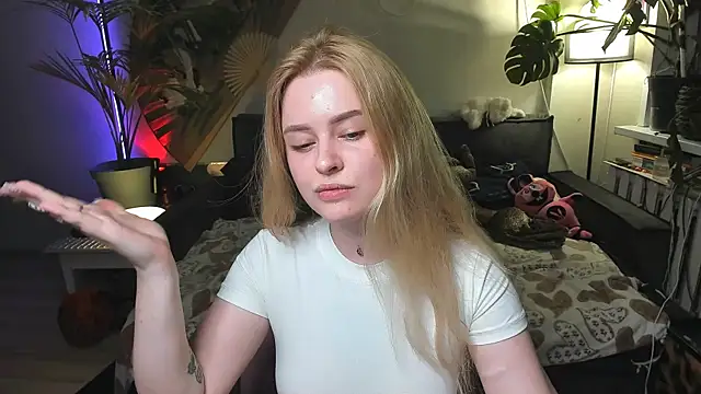 Alexa Pirs online show from May 16, 2026, 7:34 pm