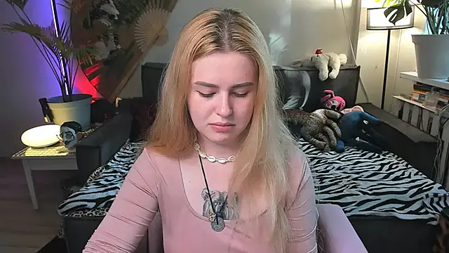 Alexa Pirs online show from June 16, 2026, 3:14 pm