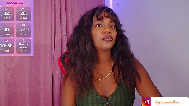 Daphnewalker   online show from September 13, 2025, 4:23 am